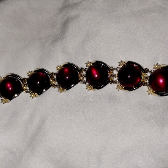 Gorgeous bracelet with mini pearls and red stones - Picture 6 of 6